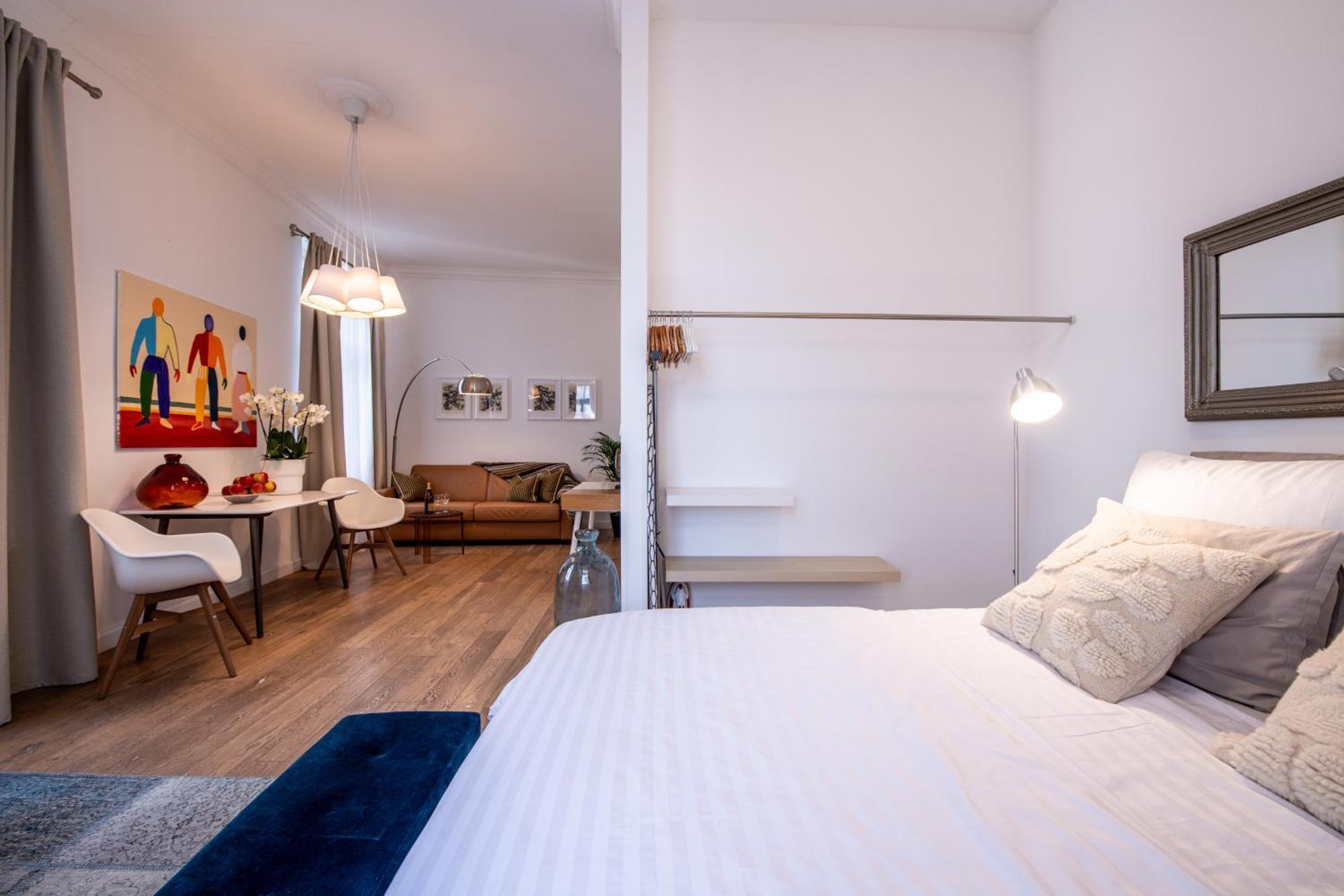 Apartmán Modern Downtown - Renovated, On Ideal Location *