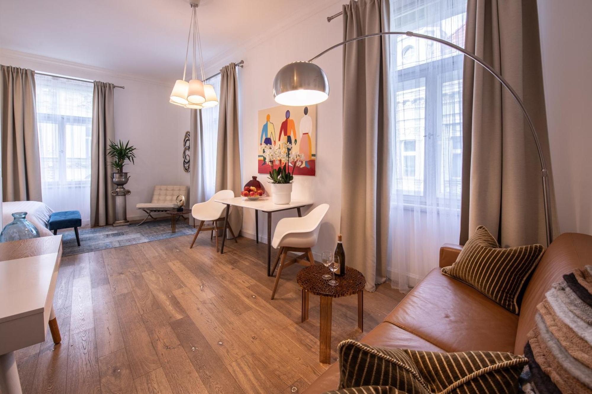 Apartmán Modern Downtown - Renovated, On Ideal Location