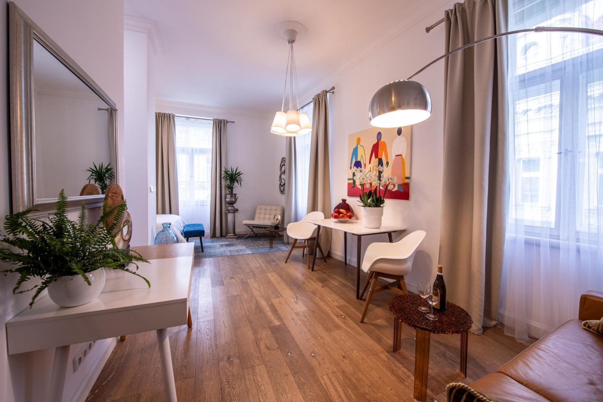 Modern Downtown - Renovated, On Ideal Location Praha
