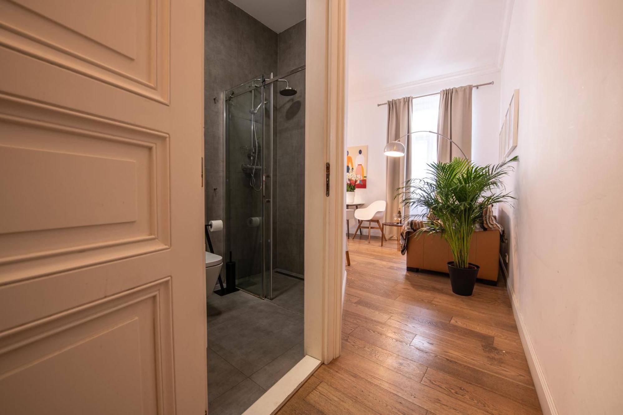 Modern Downtown - Renovated, On Ideal Location Apartmán