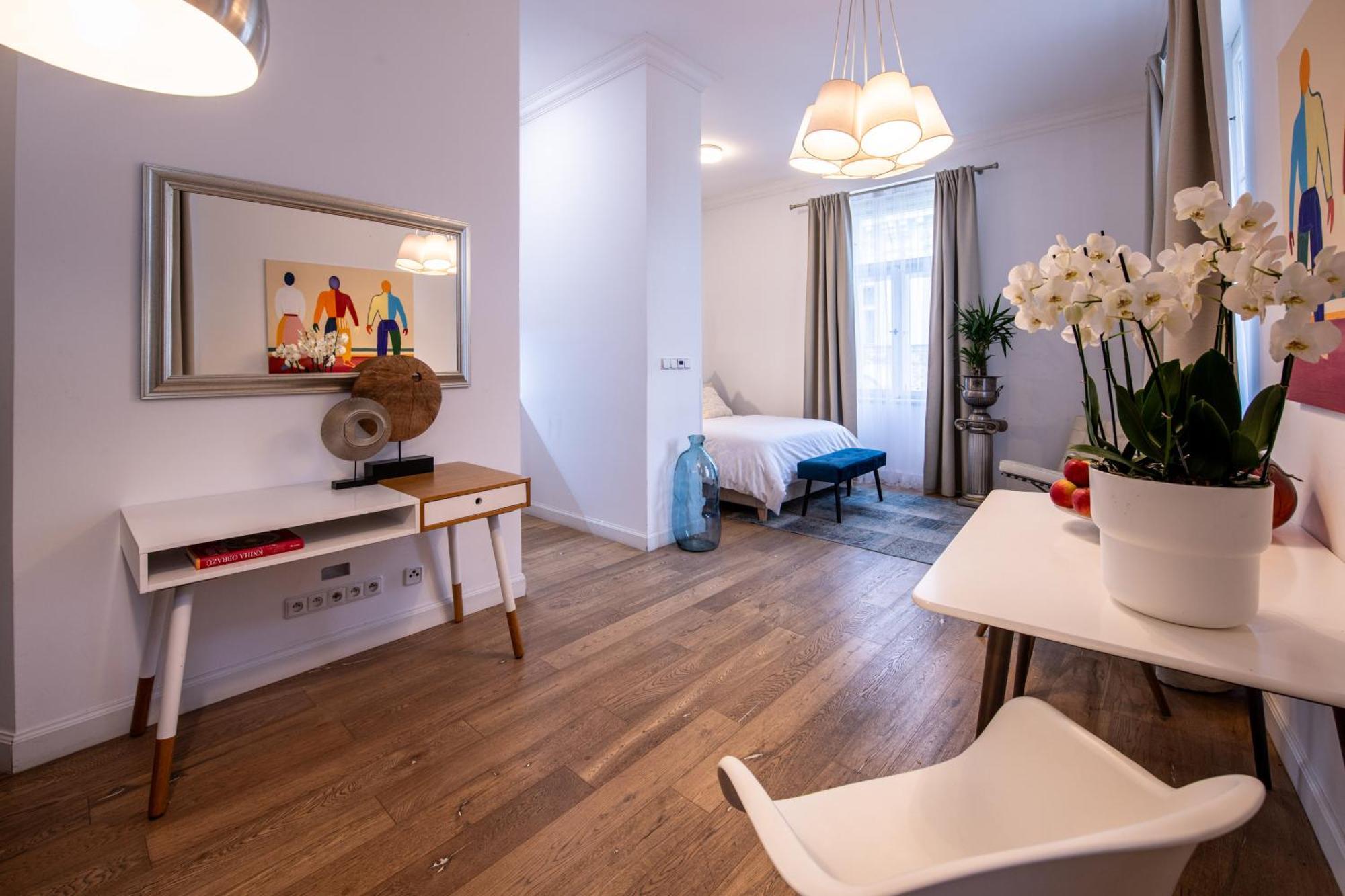 Apartmán Modern Downtown - Renovated, On Ideal Location
