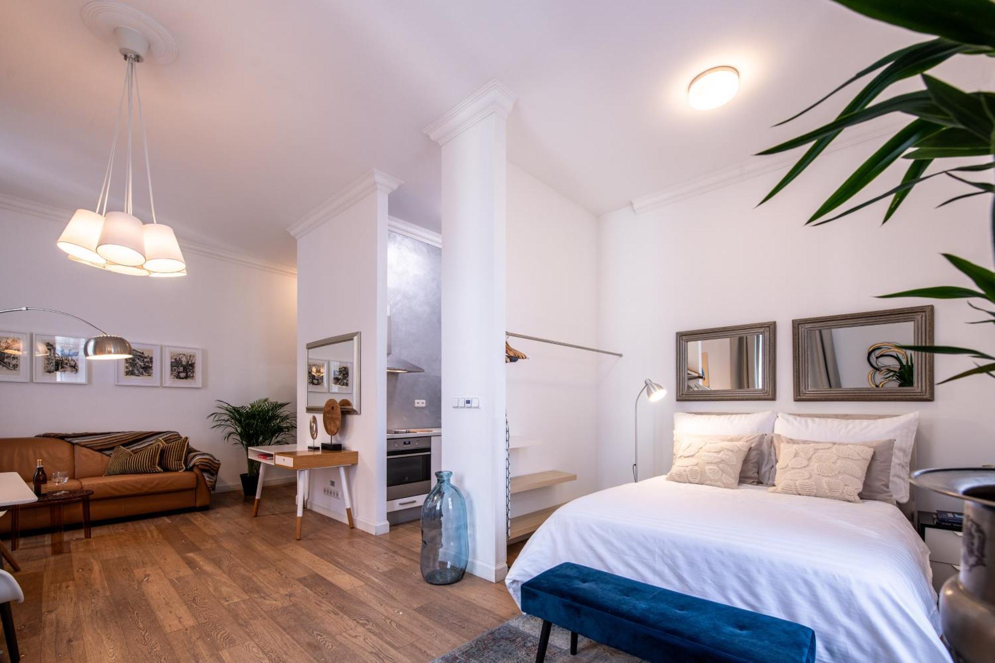 Modern Downtown - Renovated, On Ideal Location Apartmán *